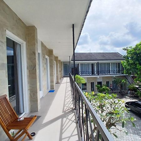 Zavana Rooms & Restaurant Tanjungkarang Exterior foto
