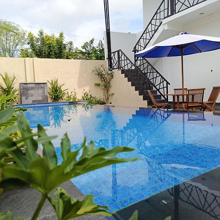 Zavana Rooms & Restaurant Tanjungkarang Exterior foto