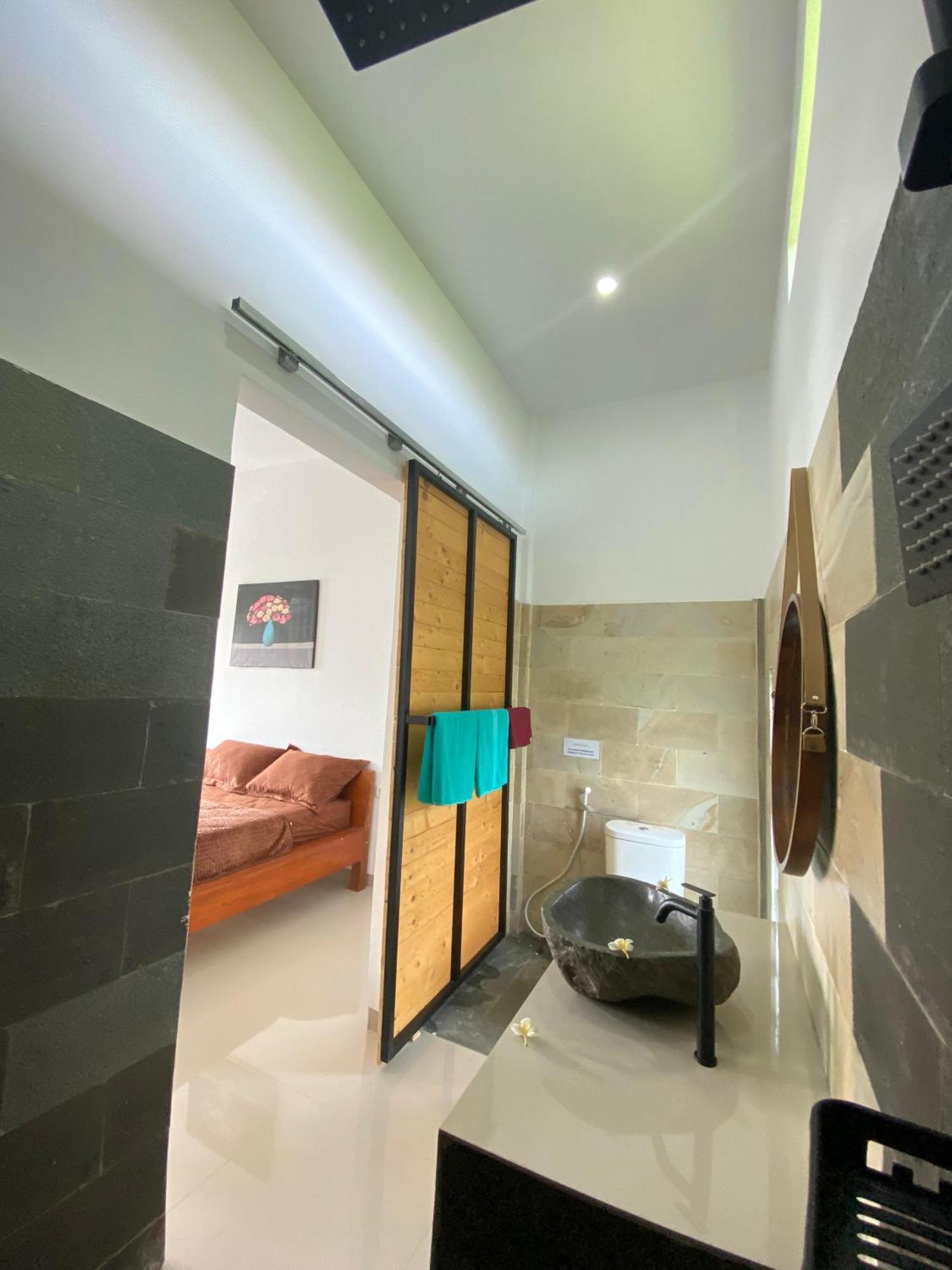 Zavana Rooms & Restaurant Tanjungkarang Exterior foto